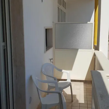 Casa Bianca Al Mare * 토레 산 지오반니 우겐토