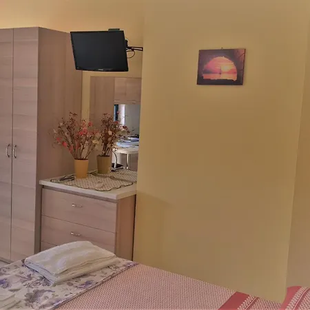 Casa Bianca Al Mare 아파트 *